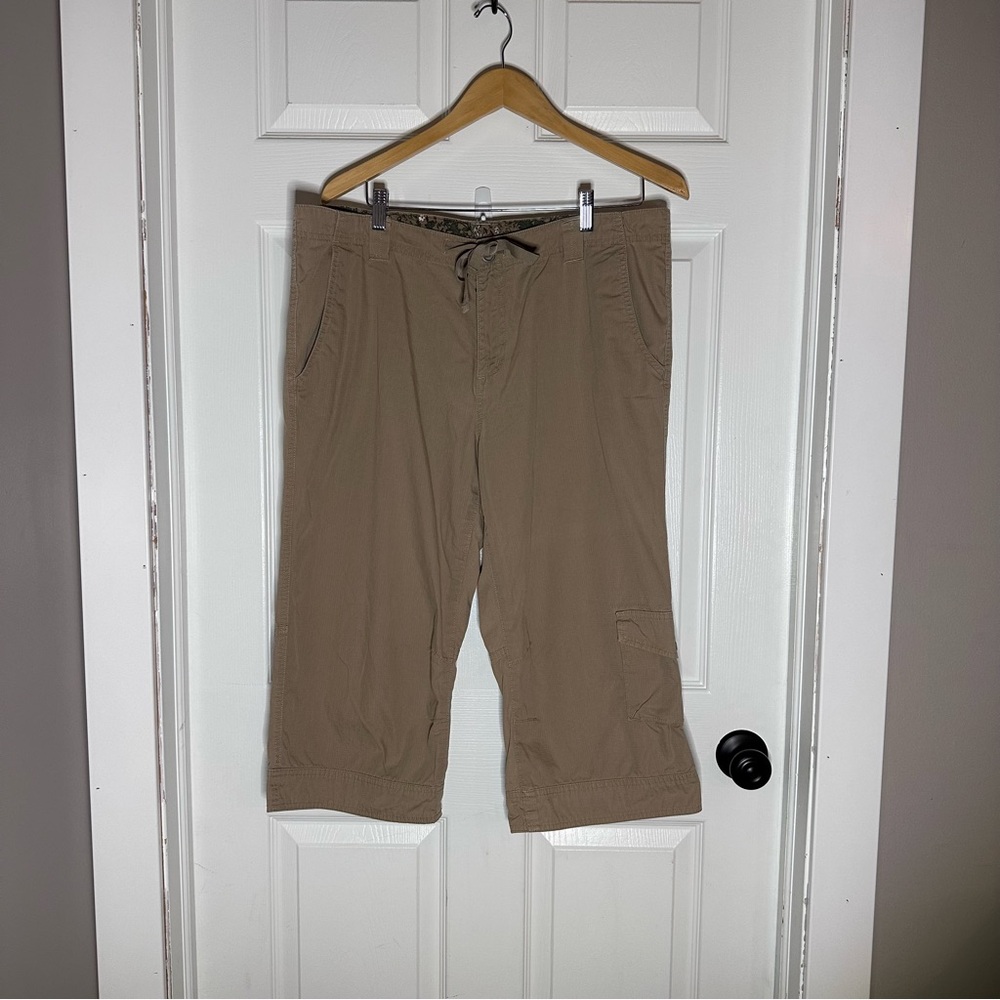 Eddie Bauer Vintage Floral Lined‎ Tan Capris